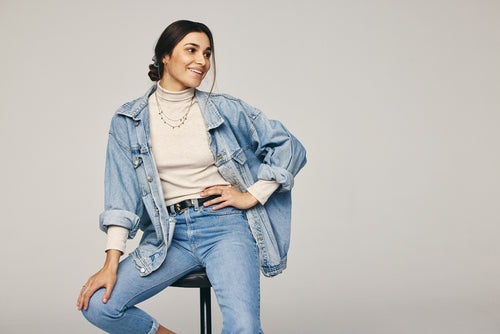 Del jean al gabán: así se viste el denim esta temporada